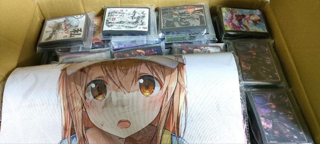 スリーブ102個、プレイマット10枚　まとめ売り/キャラスリ/カードサプライ