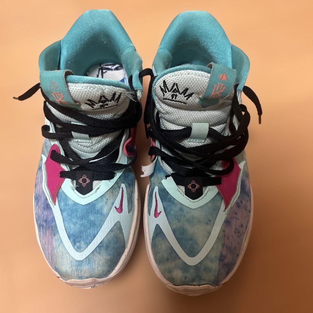 Nike カイリーロー5