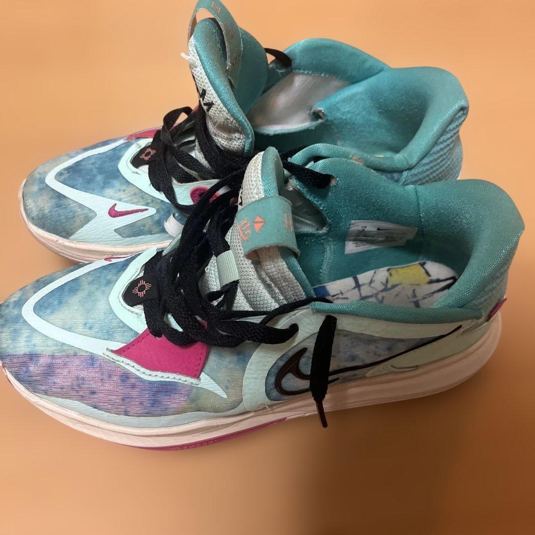 Nike カイリーロー5