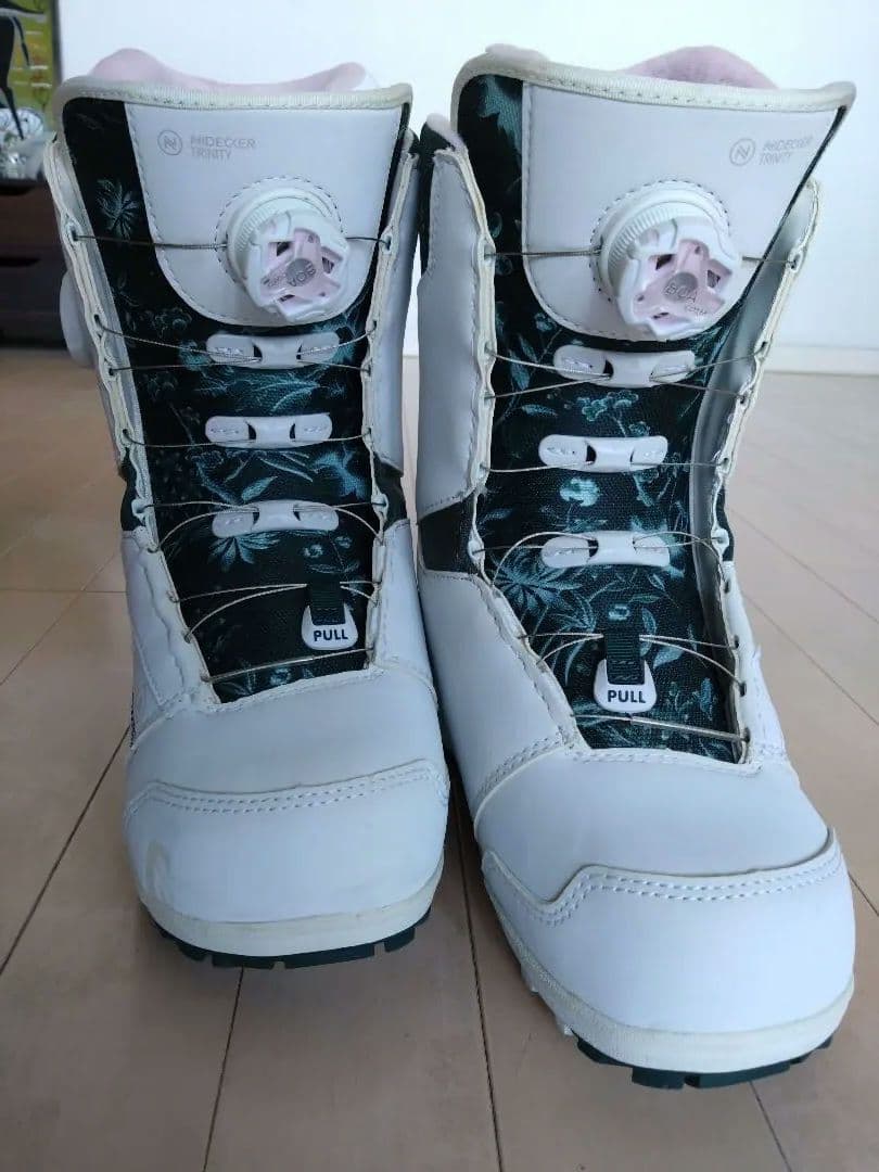 ナイデッカー　スノーボードブーツ