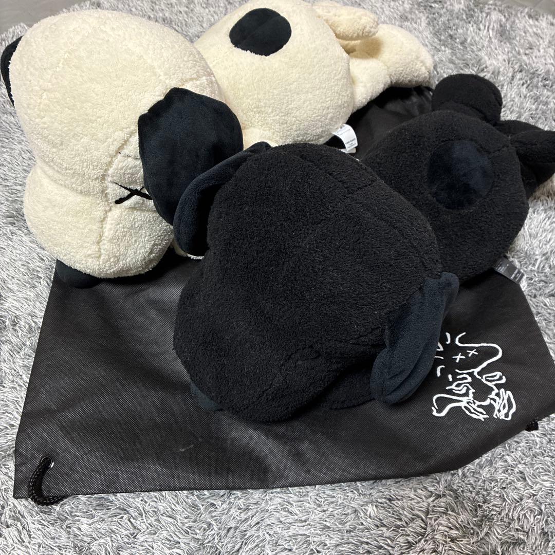 KAWS×PEANUTS スヌーピーぬいぐるみ Mサイズ 2体セット