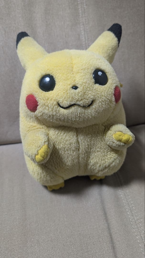 ポケモン　おしゃべりピカチュウ　ぬいぐるみ（音声動作確認済み）