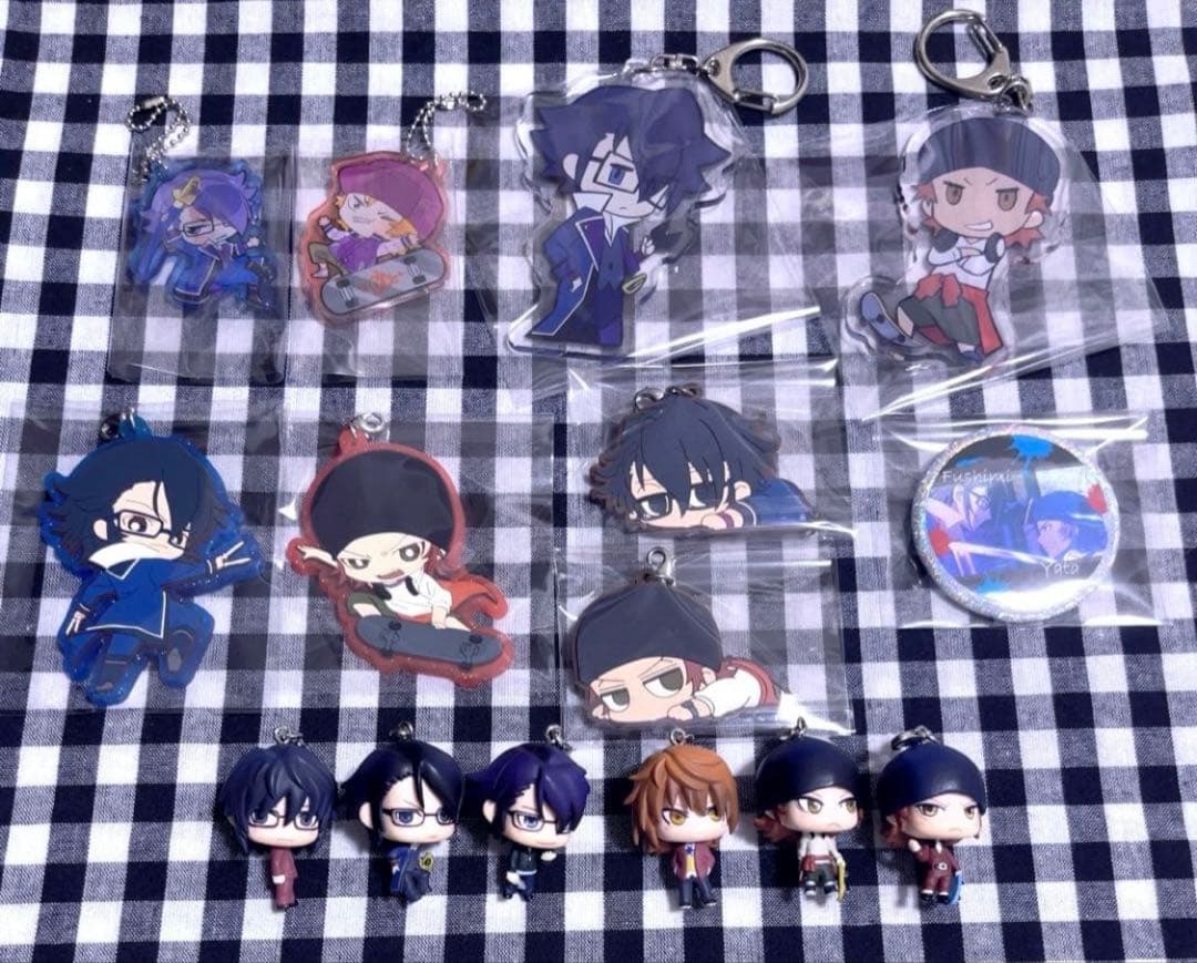 アニメK 15点 八田美咲 伏見猿比古 アクリルキーホルダー 缶バッジ カラコレ