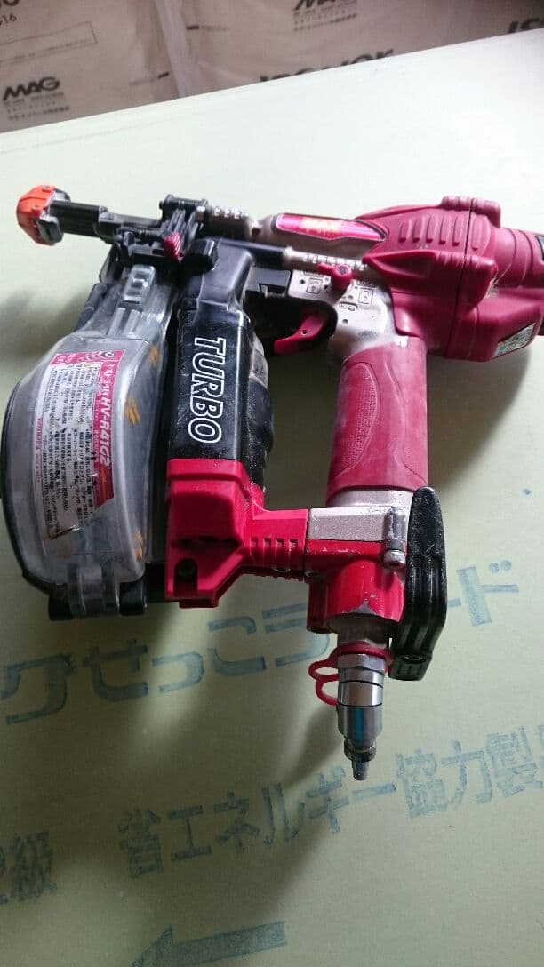 釘打ち機　ビス打ち機