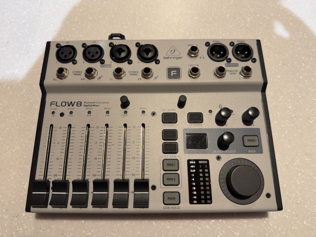 Behringer FLOW 8 デジタルオーディオインターフェイス