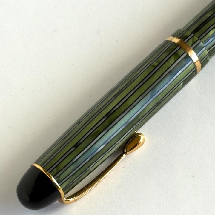 [美品] 加藤製作所 セルロイド 万年筆 FF GNストライプ