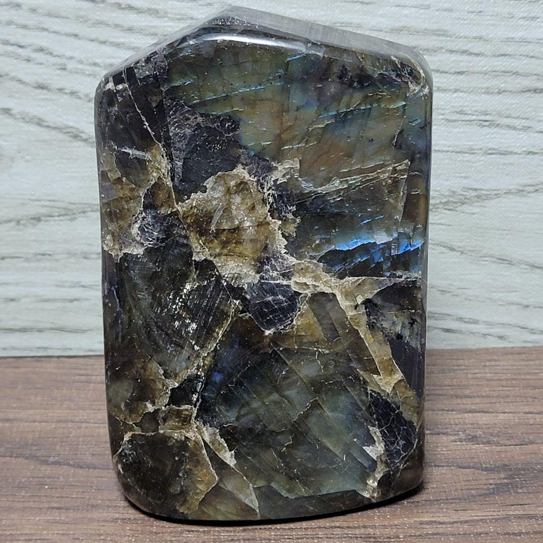 巨大ラブラドライト 原石 789g　台座付