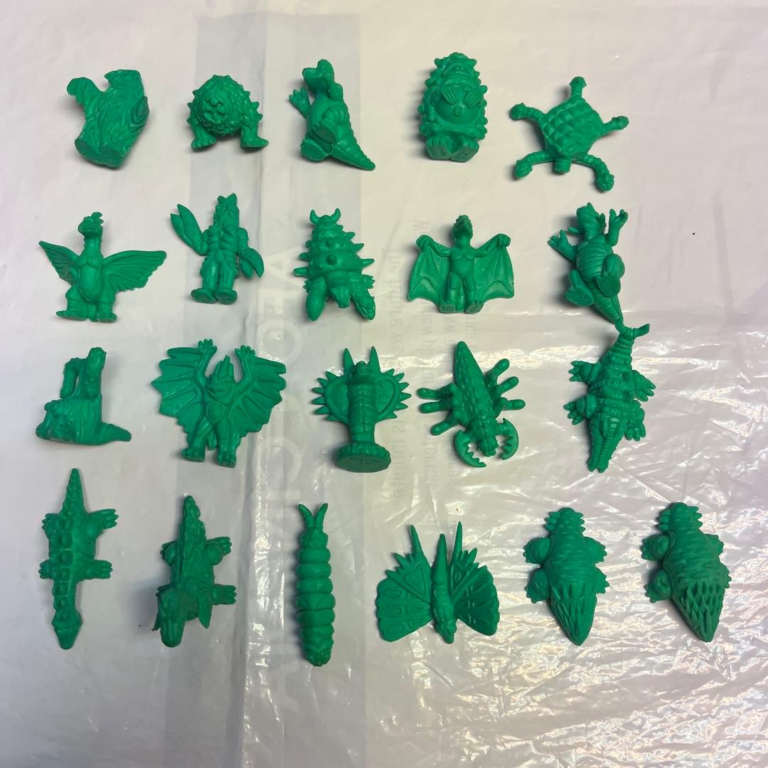 ウルトラマン怪獣消しゴム緑バラ売りOK‼️