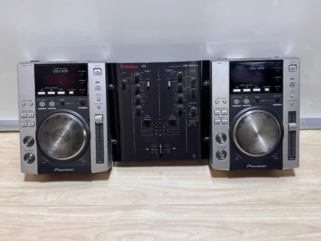 Pioneer、Vestax CDJ-200 & VMX-002XLU セット