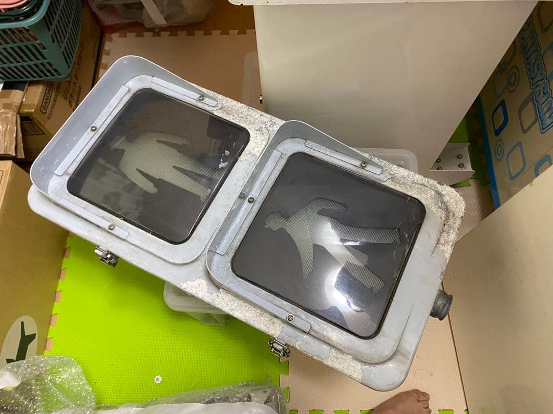 信号機 本物 小糸工業 歩行者用信号機