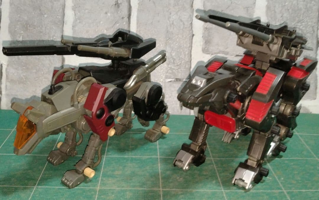 ゾイド　ライトニングサイクス＆コマンドウルフ(ア−バイン仕様)