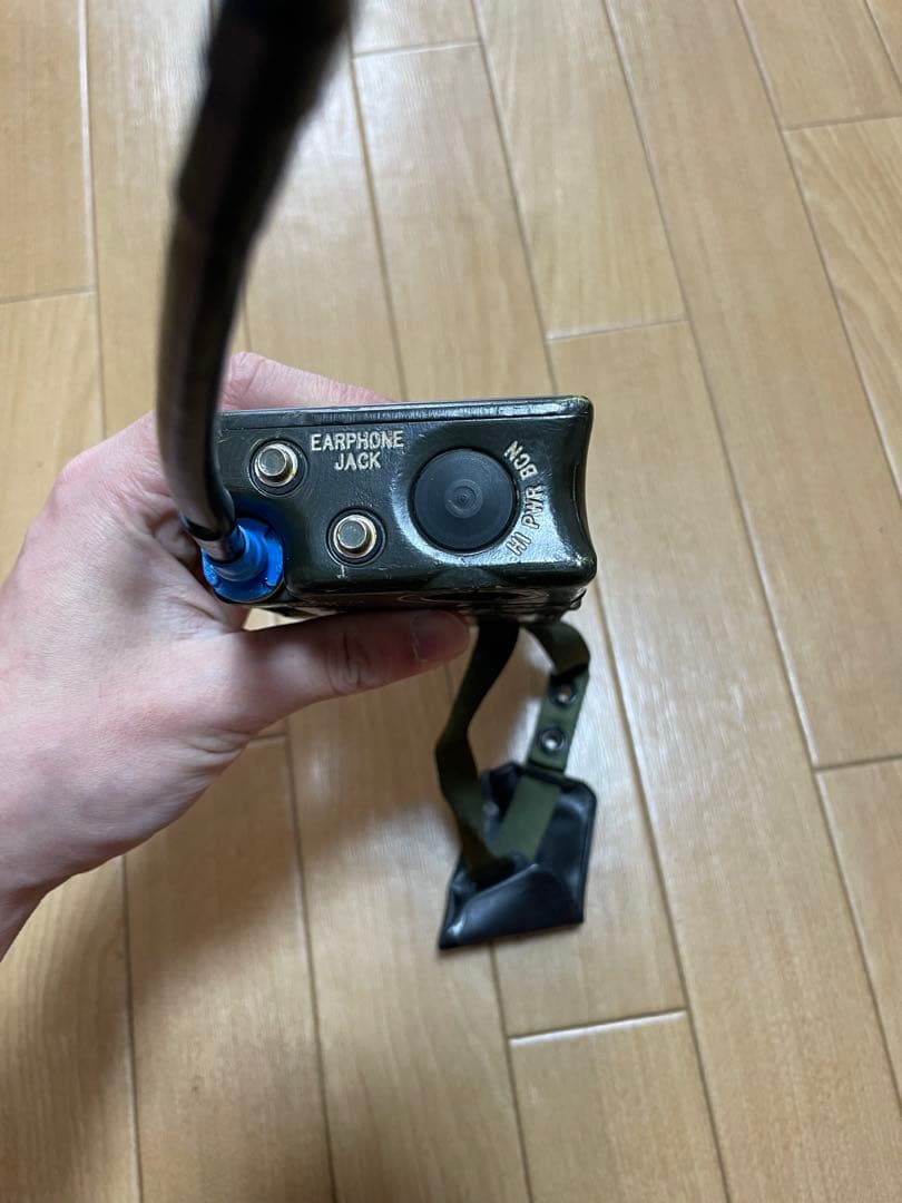 米軍実物放出品 AN/PCU-90 サバイバルラジオ