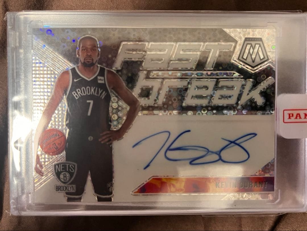 NBAカード　Kevin Durant auto mosaic 直書サイン