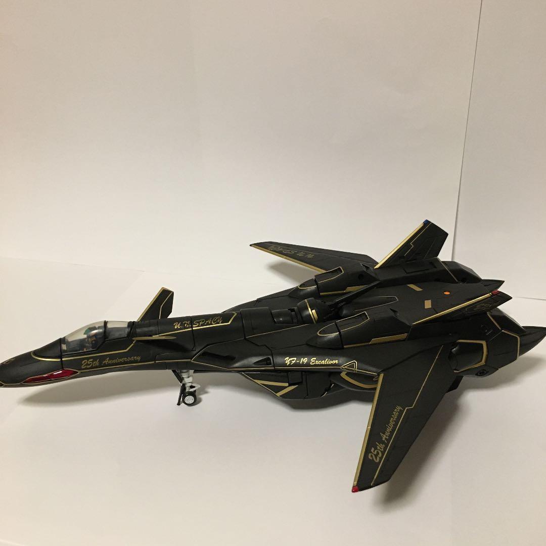 マクロスプラス 1/60 完全変形版 YF-19 25周年記念モデル