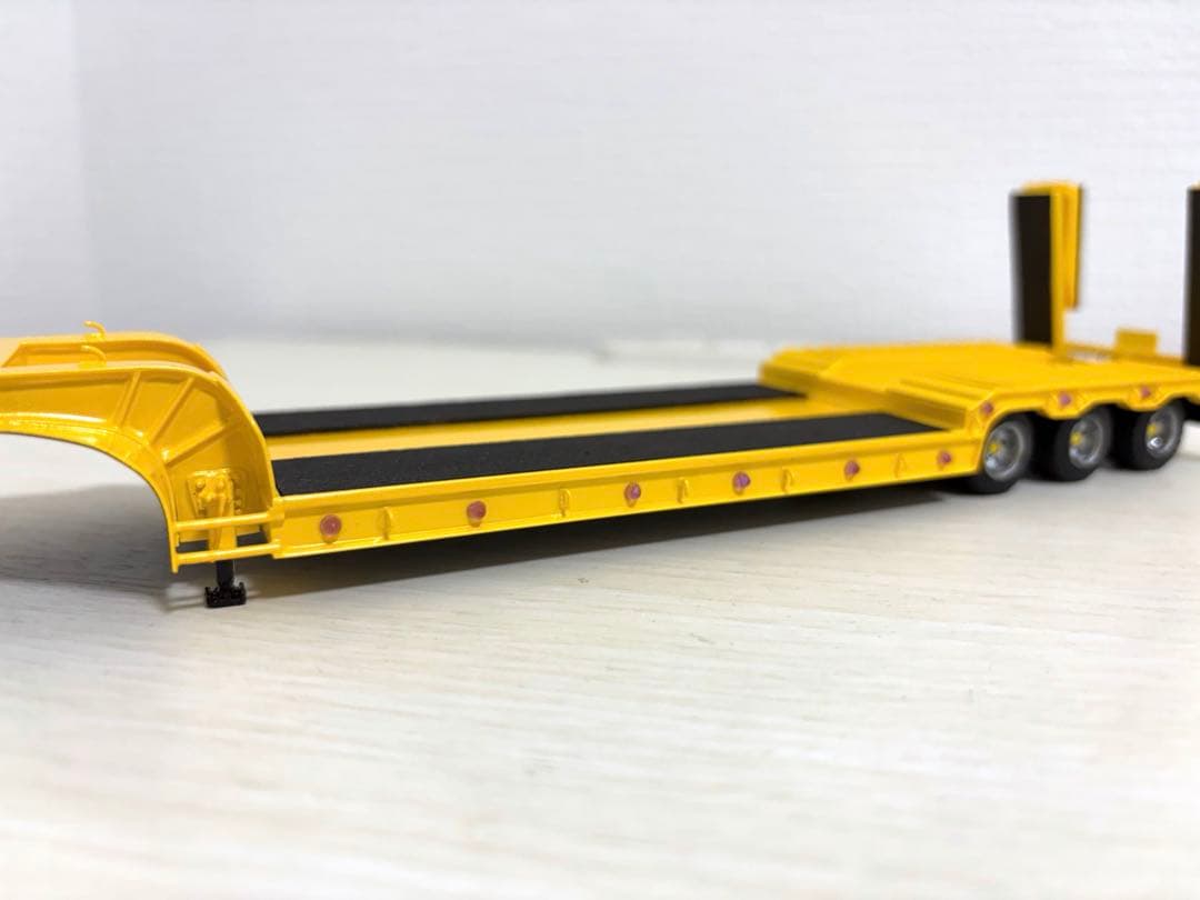 Dodge　1/50 3軸低床トレーラー自動あゆみ付　重機 建機