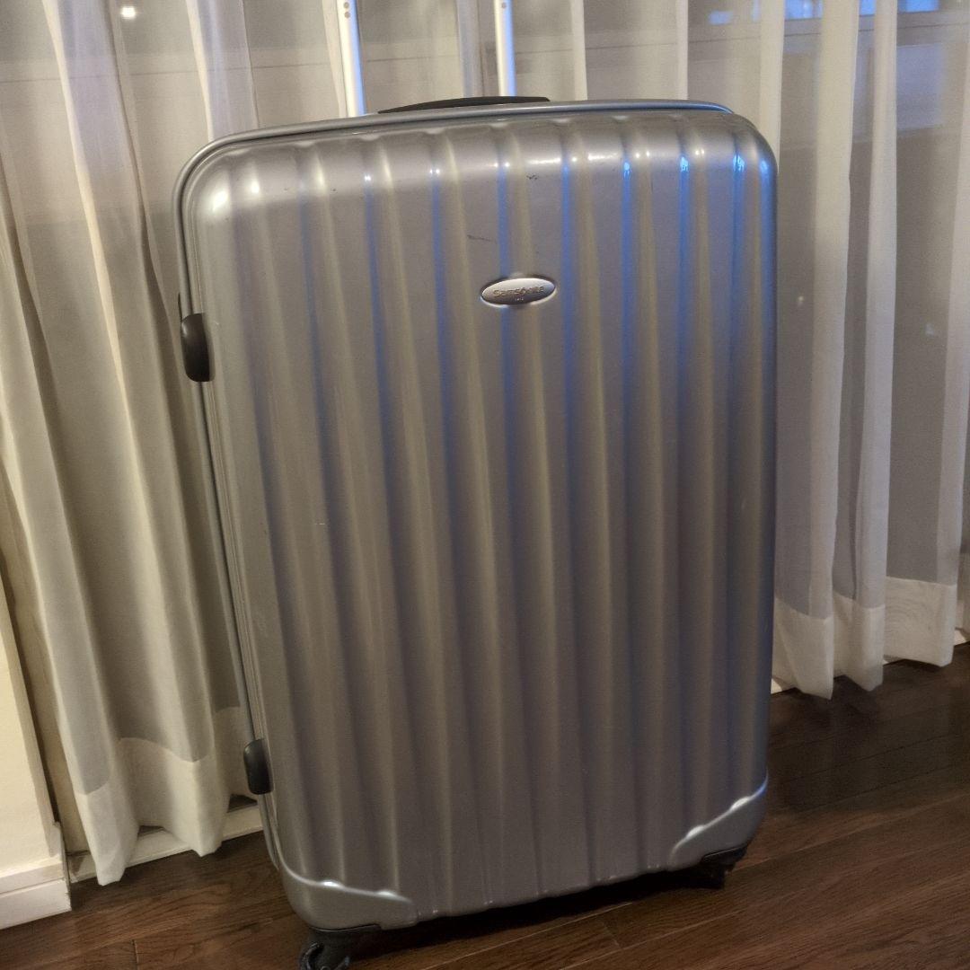 Samsonite シルバースーツケース72×50、厚み約28㌢