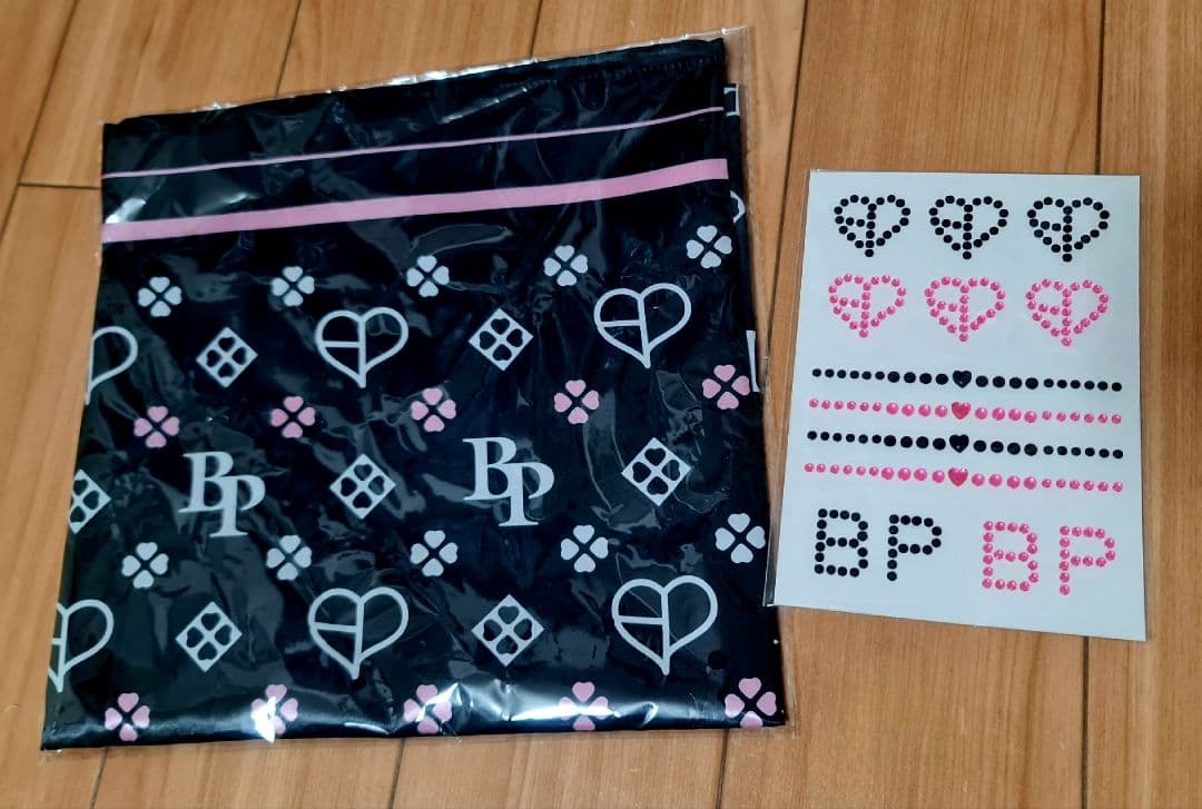 アイドル BLACKPINK MONOGRAM Scarf & Face Sticker