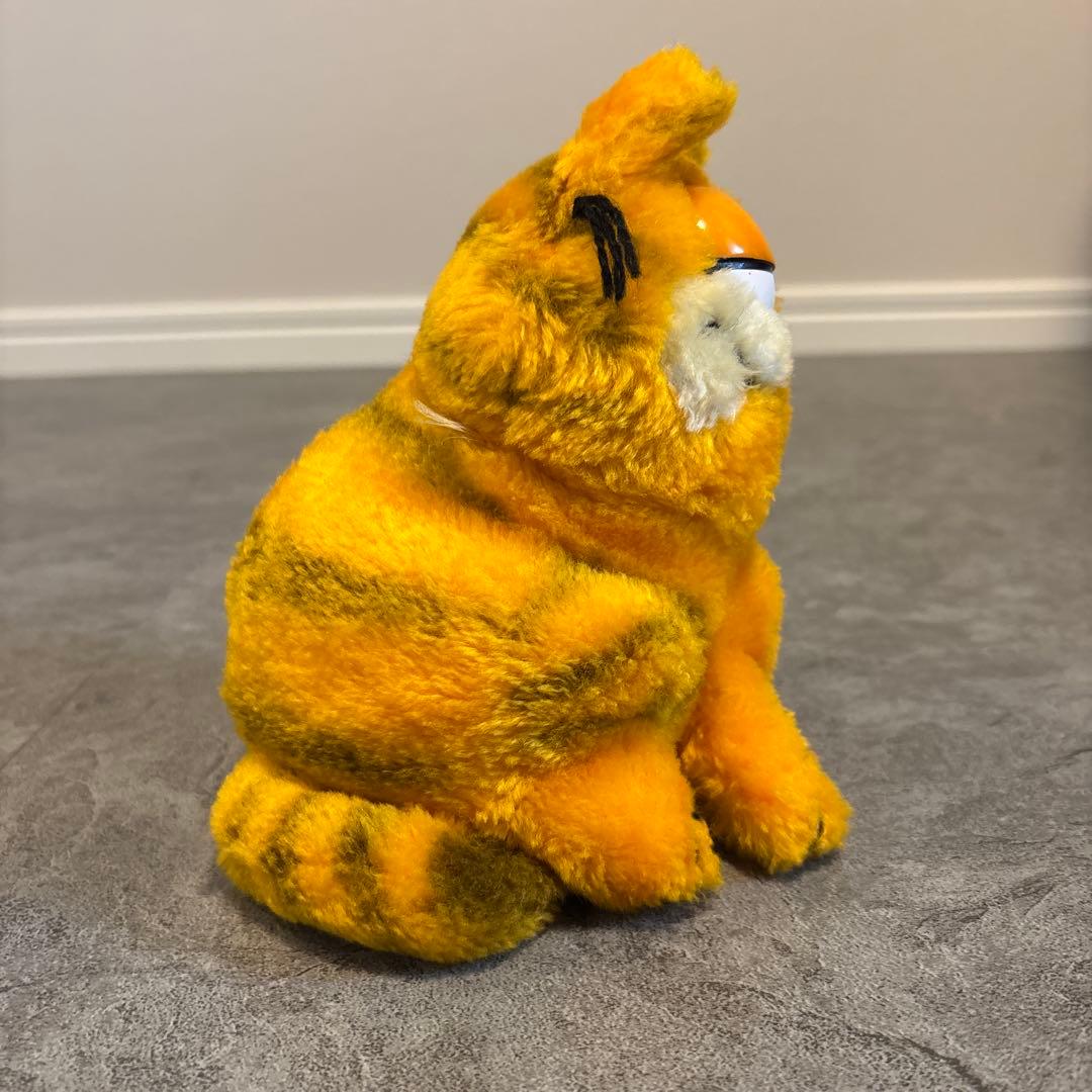 ガーフィールド お座りミニぬいぐるみ 赤字