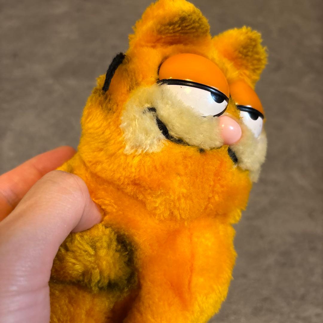 ガーフィールド お座りミニぬいぐるみ 赤字