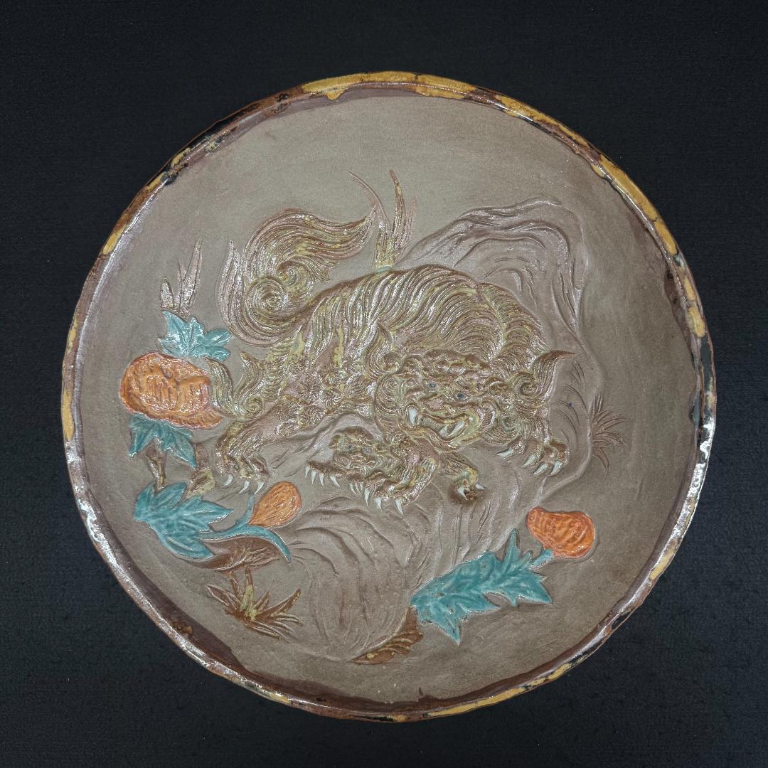 【希少】鍋島焼 名工 嘉秀作　麒麟図　浮彫 彩釉