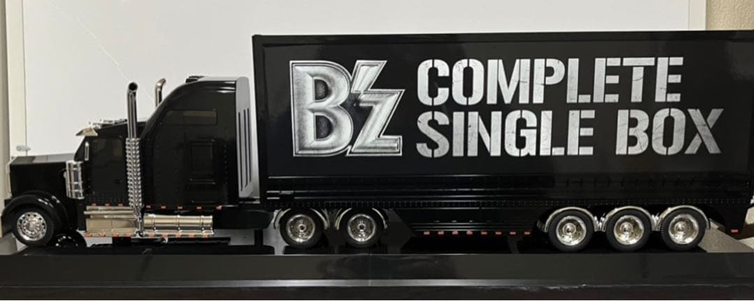 B’z COMPLETE SINGLE BOX Trailer Edition