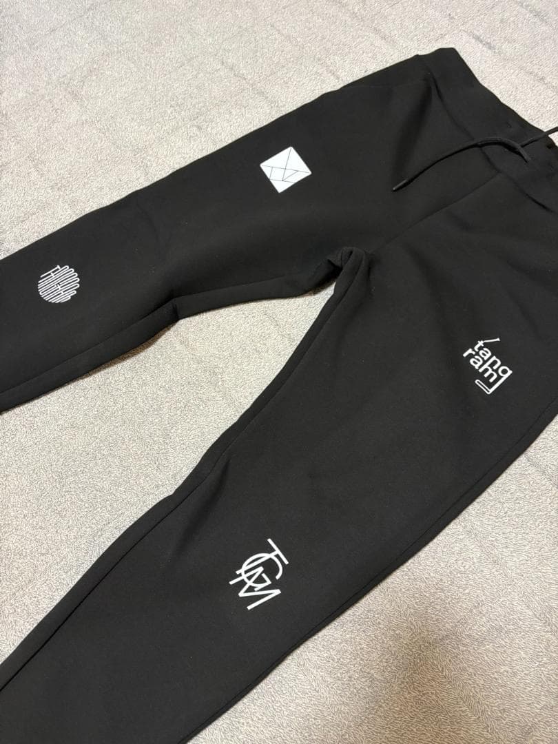 TANGRAMタングラム　セットアップ ダンボールニット　ブラック 上XL・下L