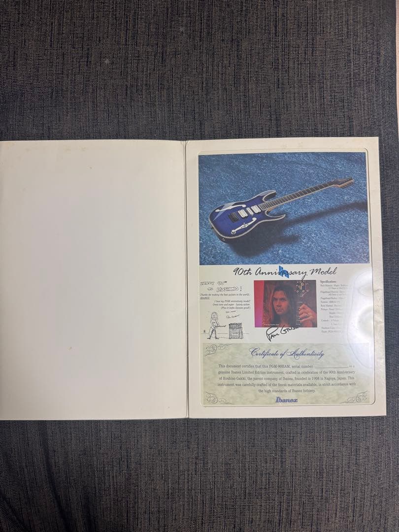 【さらにさらに値下げしました！】PaulGilbert直筆サイン入エレキギター