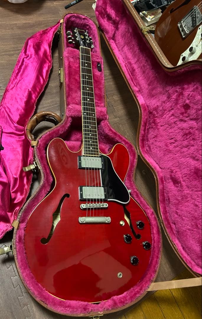 Gibson ES-335 赤色 ハードケース付き