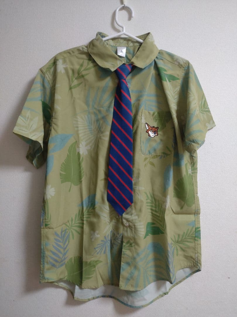 [新品]　ディズニーストア　ズートピア　ニック　ネクタイ付きシャツ　半袖