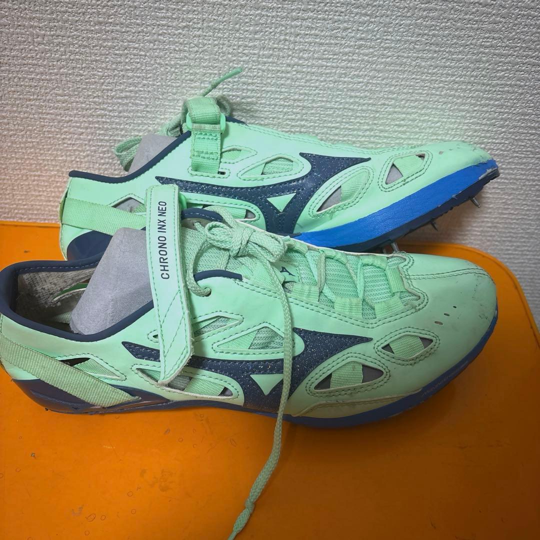 ミズノ　クロノインクスネオ　26.5cm