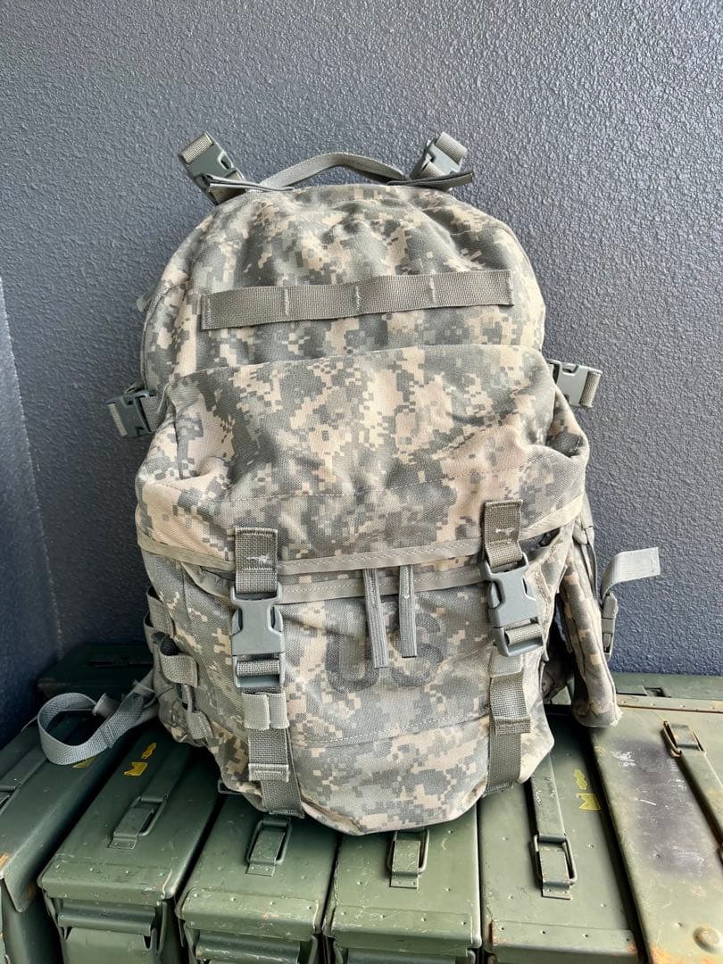 米軍放出品MOLLE2アサルトパック リュック バックパック ショベルポーチ付き