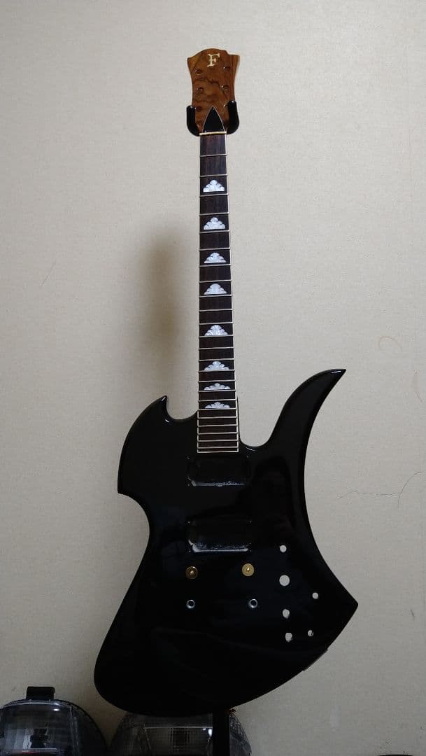 Burny　MG80x モッキンバード　hide モデル