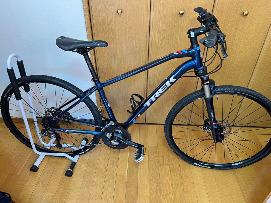 [直接お引き渡し、熊本市近郊] TREK クロスバイク 青 赤