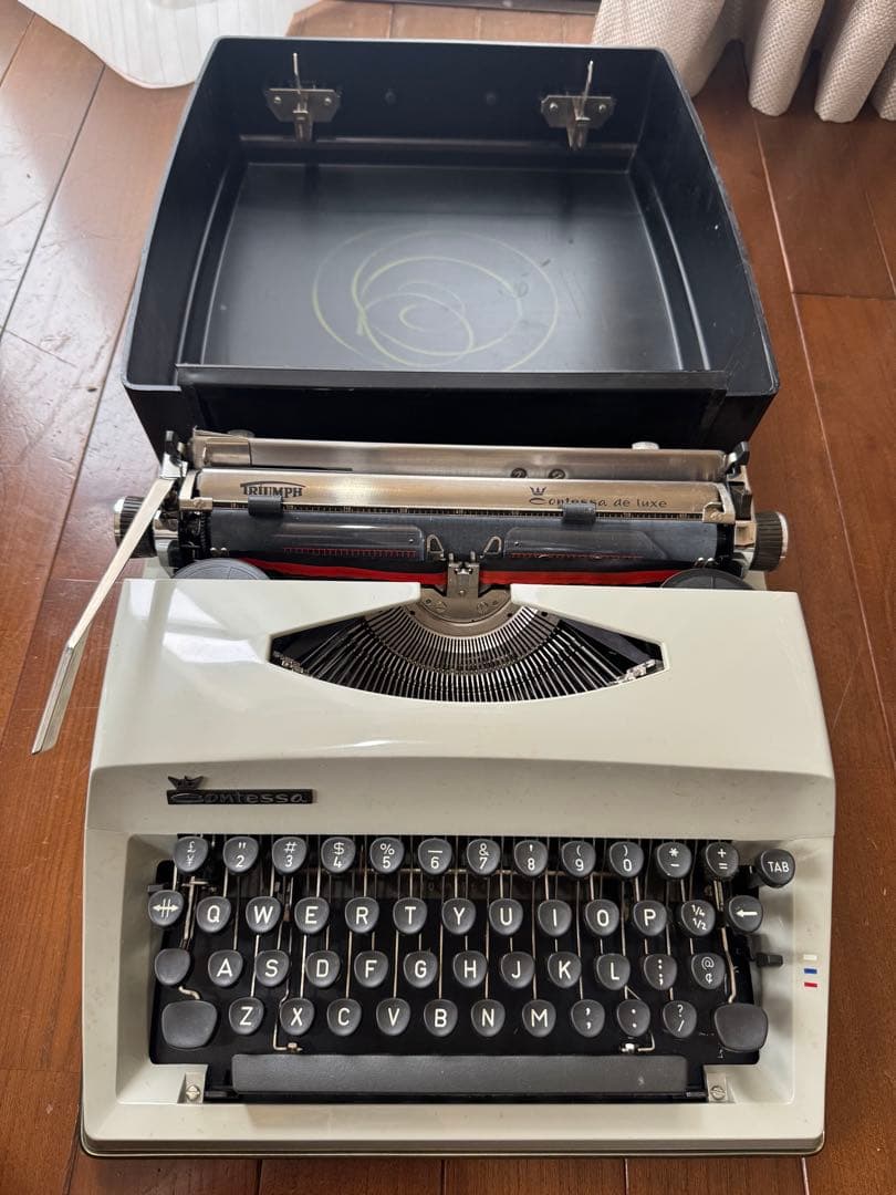 Contessa ホワイトタイプライター