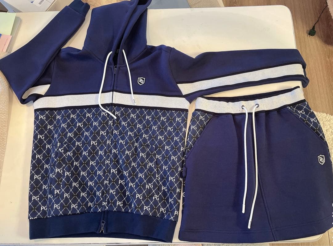 パーリーゲイツ　セットアップ(パーカー×スカート)