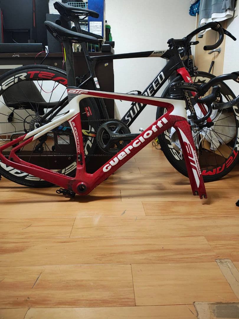 にんじん　ロードバイク　カーボンフレーム　グエルチョッティエウレカエアー