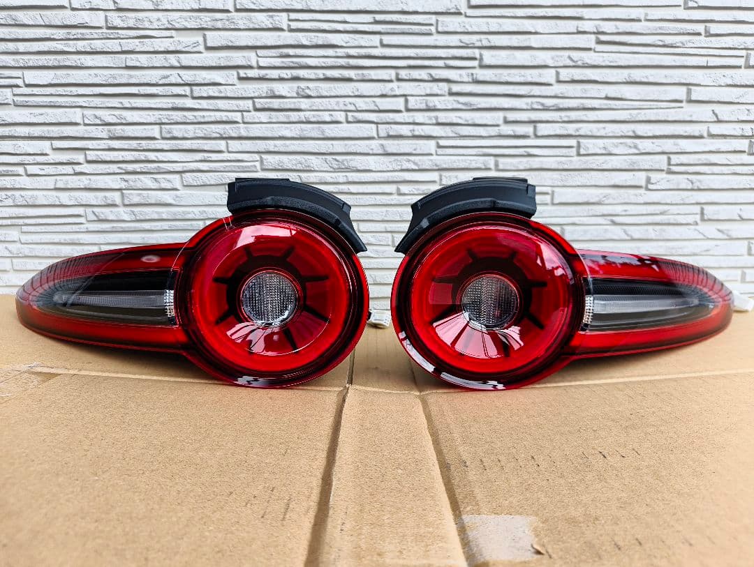 ND2ロードスター 純正リアコンビネーションランプ