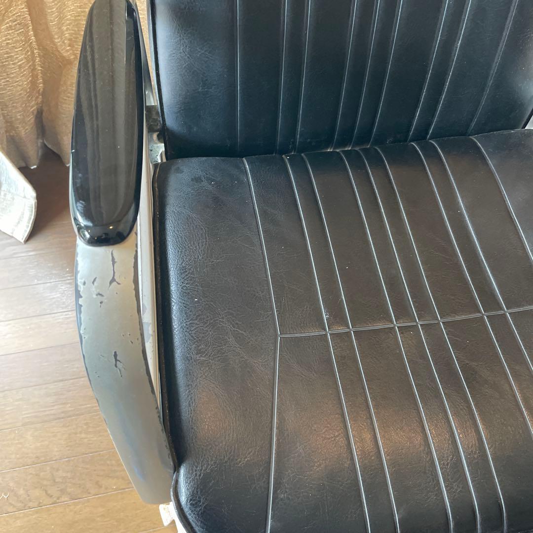 タカラベルモント　理美容椅子 カットチェア　シャンプーチェア　バーバーチェア