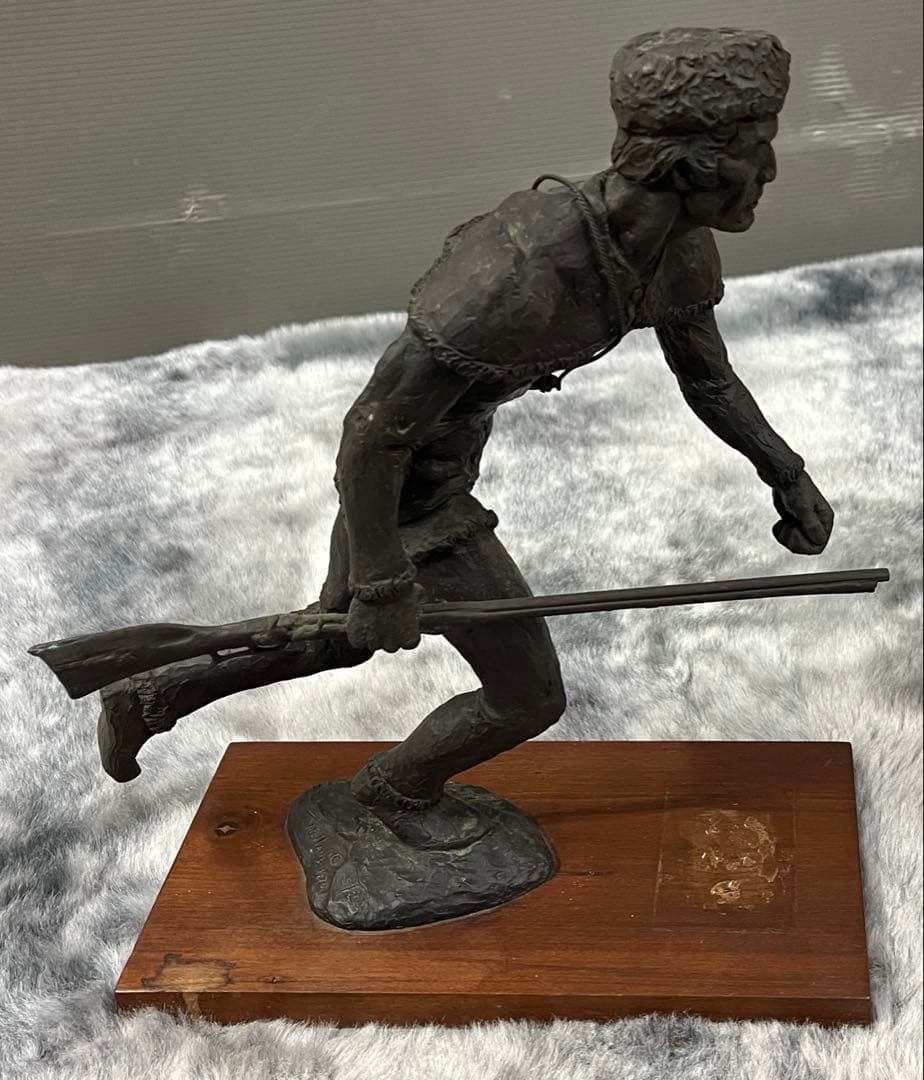 ブロンズ製　置物　彫刻　古美術　骨董　J. Holland