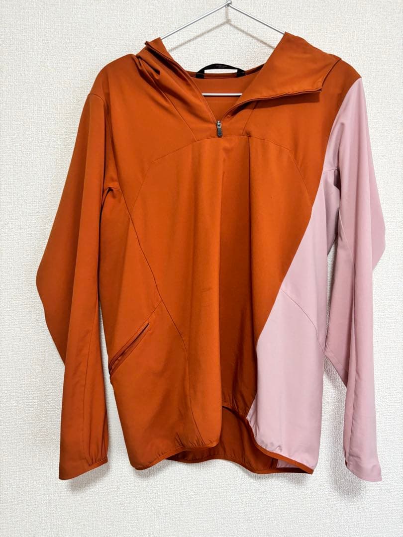 アークテリクス レディース フーディー ブラウン×ピンク 切り替えデザイン