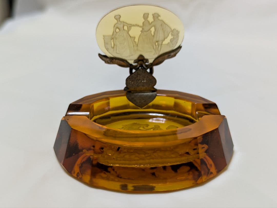アンティーク琥珀色のガラス製灰皿
