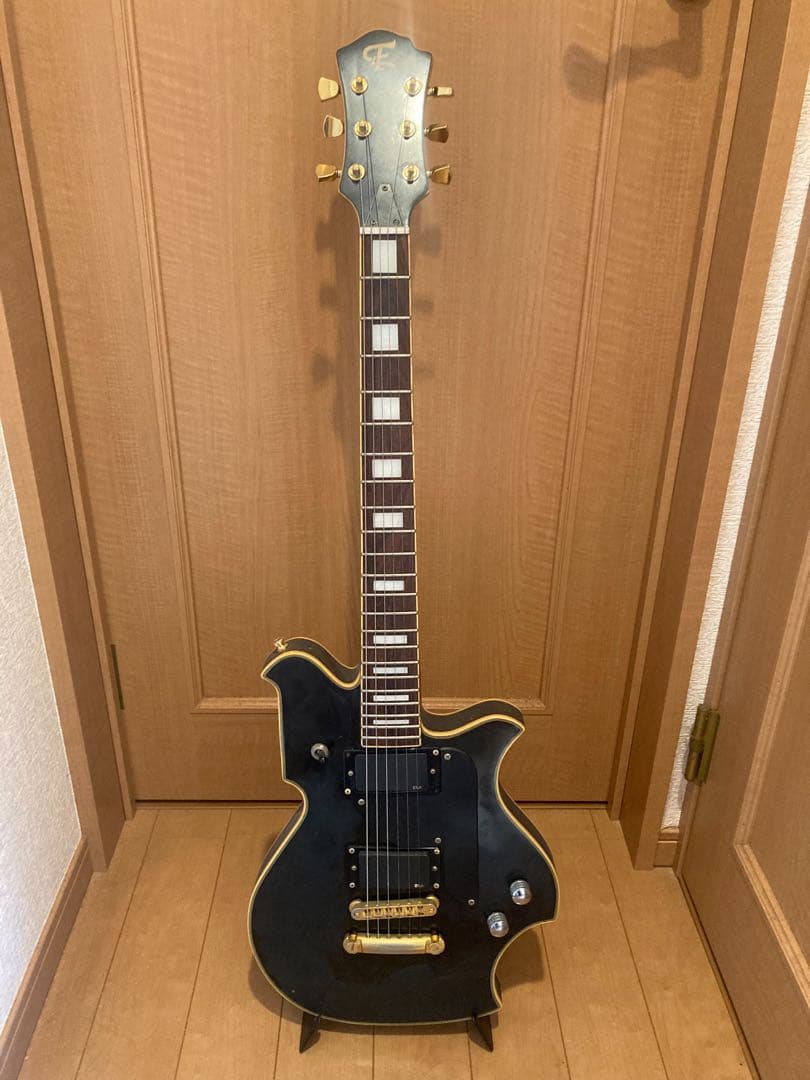 6*ク様 メーカー不明『変形ギター』❗️