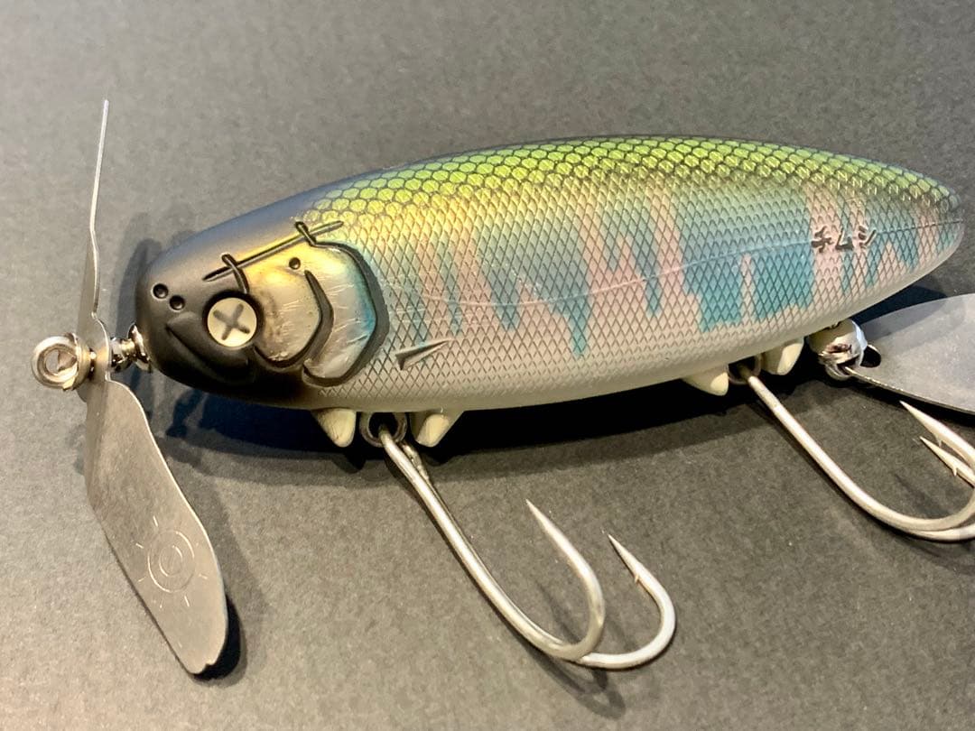 痴虫（チムシ）プラカブメス　オイカワメス