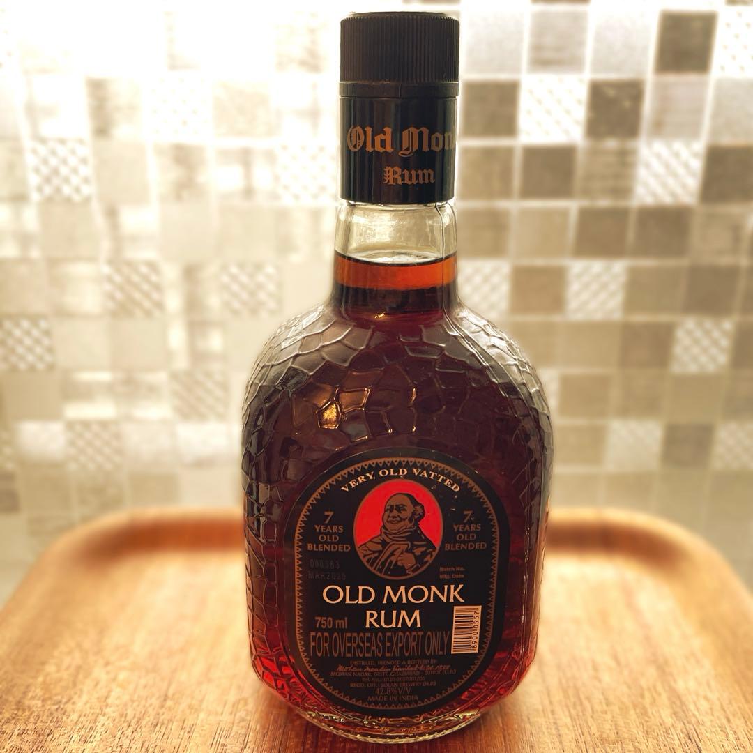 【12本ケース販売】オールドモンク 7年 750ml ラム酒（未開栓）