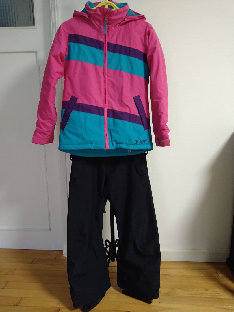 BURTON　 QUICKSILVER 子ども用スノーボード上下ウェアセット