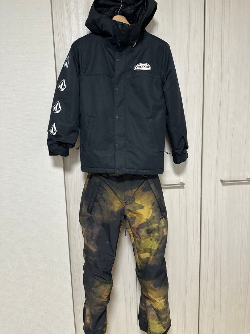 VOLCOM ボルコム スノーボード ウェア 上下セット 130 ジュニア⭐︎
