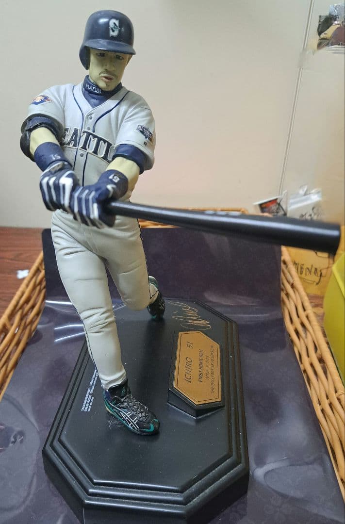 イチロー　ファーストホームラン　フィギァ