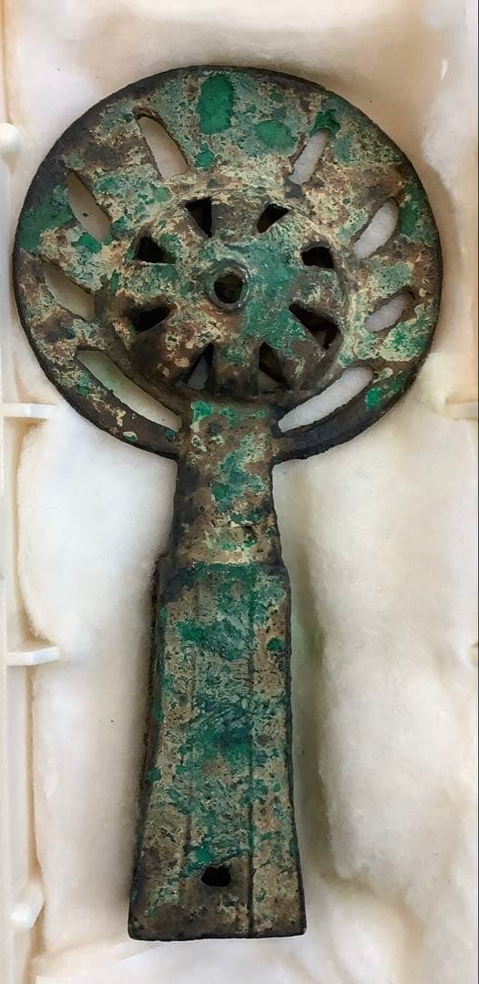 青銅の鑾　鈴　青銅製の古い装飾的な道具　緑青　高さ約17cm 320g