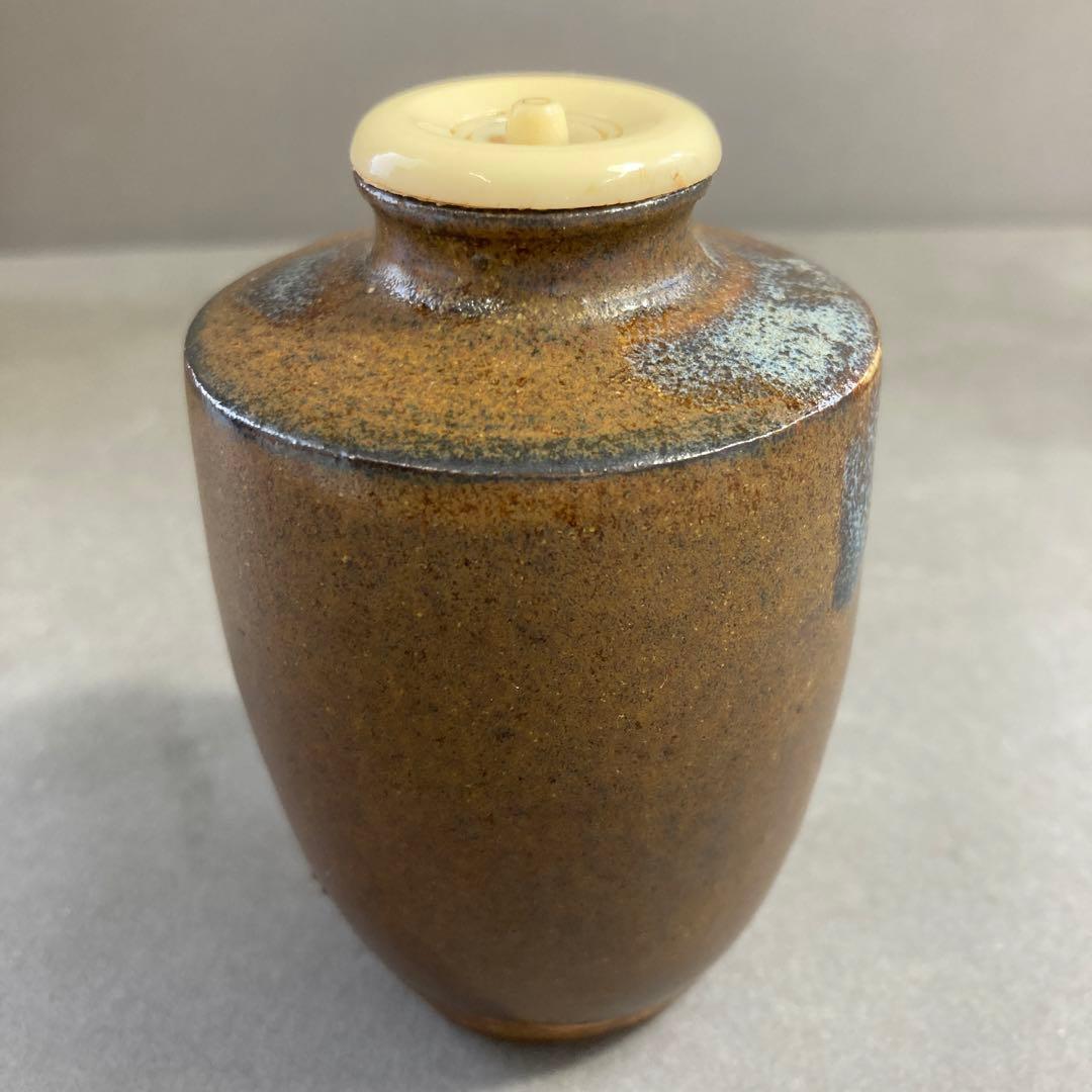 茶道具　肩衝茶入　仕覆　洛東定一(桶谷定一と推定)造　蓋金箔一部捲れ　S29CH