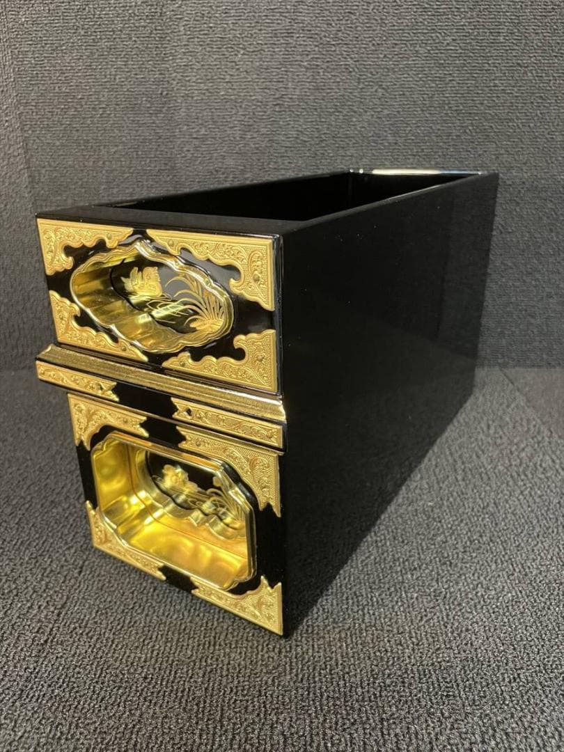 限定値下　美品の箱　仏壇部品　木製　本金箔　金具付き　蒔絵　6059